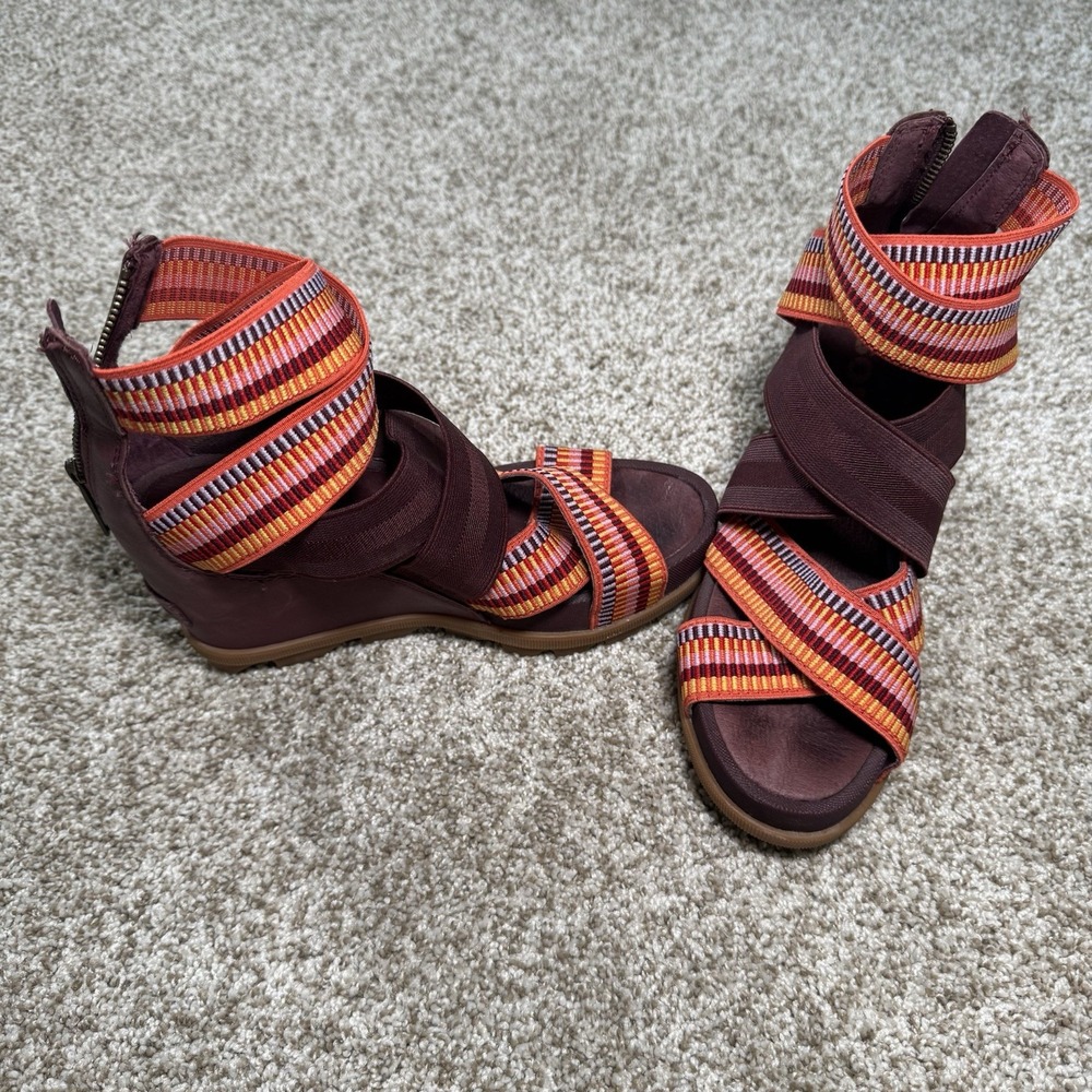 Sorel Joanie II Size 6.5 Ankle Strap Wedge‎ Sandal Burgundy Multi Stripe Leather